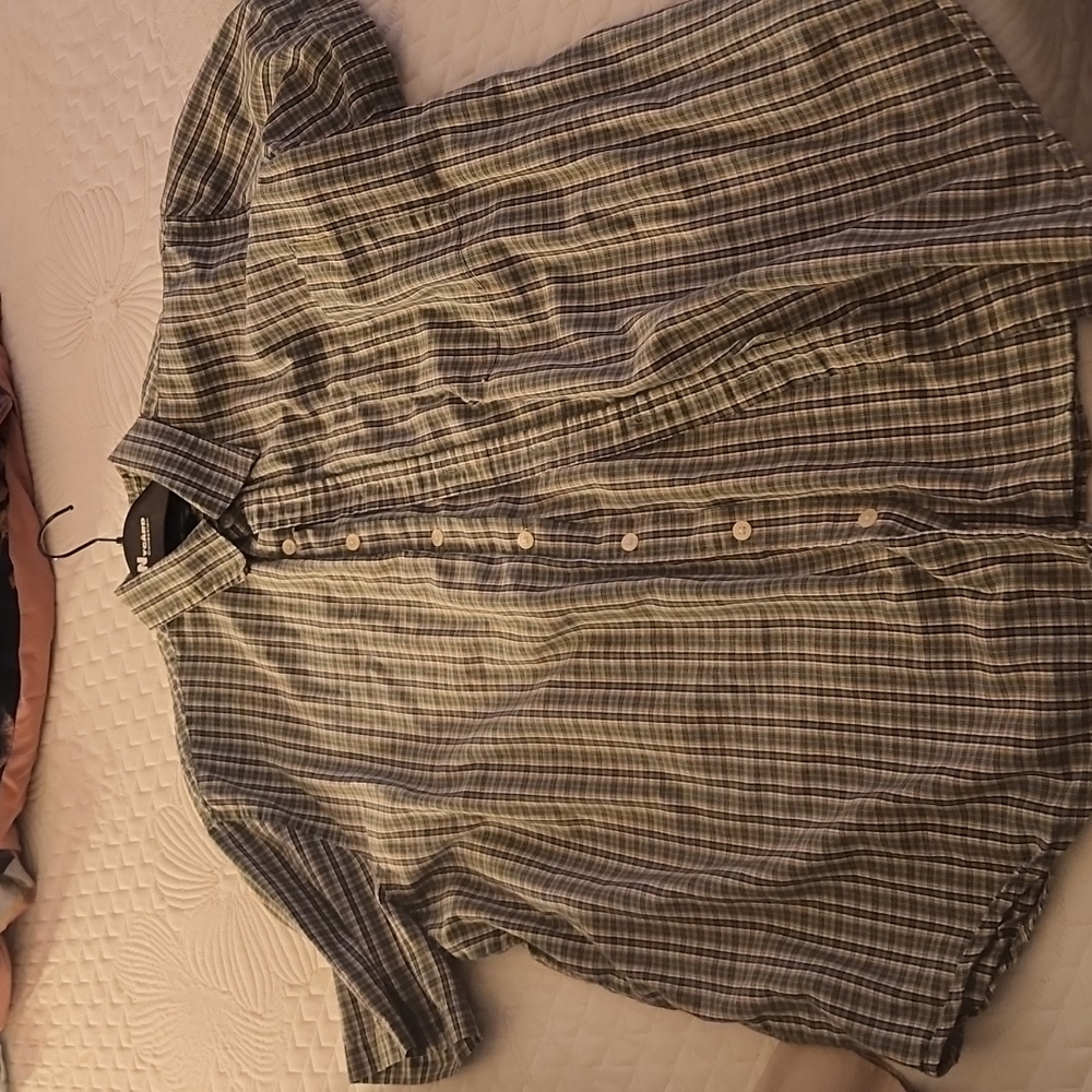 Men's short sleeve button down shirt